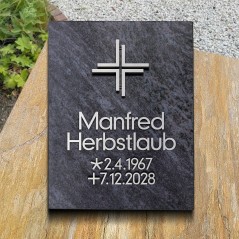 Grabplatte satiniert, Kreuz und Schrift aus Aluminium| Modell 22