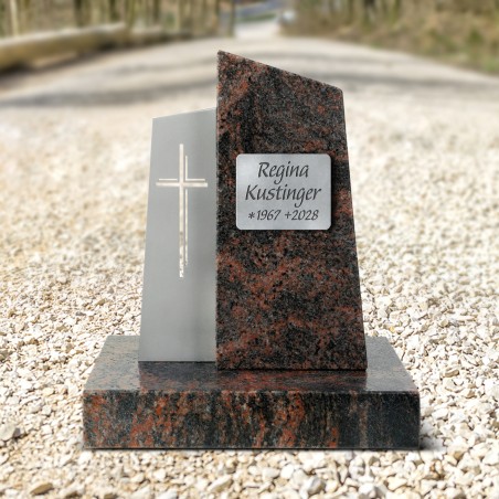 Stele satiniert, mit gravierter Schrifttafel und Designelement Kreuz