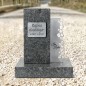 Stele satiniert, mit gravierter Schrifttafel und Designelement Herzen | Modell 55 Stele satiniert, mit gravierter Schrifttafel und Designelement Herzen | Modell 55